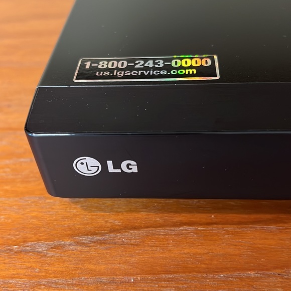 LG BLU-RAY DISC PLAYER BD630 - Picture 3 of 16